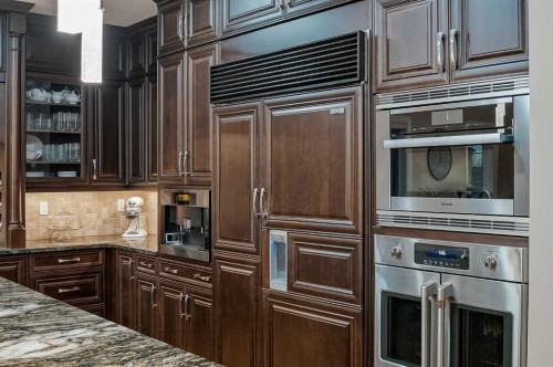 30 Cranridge Heights Se, Calgary, AB - Indoor Photo Showing Kitchen With Upgraded Kitchen