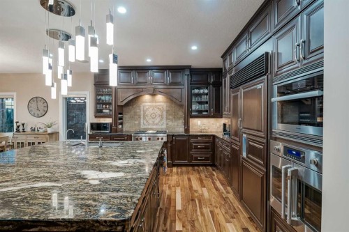 30 Cranridge Heights Se, Calgary, AB - Indoor Photo Showing Kitchen With Upgraded Kitchen