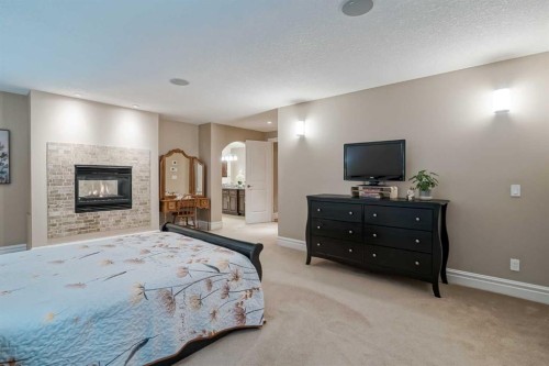 30 Cranridge Heights Se, Calgary, AB - Indoor Photo Showing Bedroom
