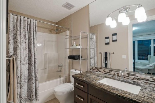 30 Cranridge Heights Se, Calgary, AB - Indoor Photo Showing Bathroom