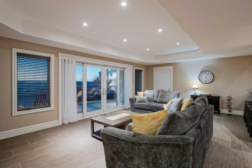 30 Cranridge Heights Se, Calgary, AB - Indoor Photo Showing Living Room