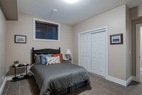 30 Cranridge Heights Se, Calgary, AB - Indoor Photo Showing Bedroom