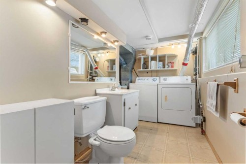 7819 Fairmount Drive Se, Calgary, AB - Indoor Photo Showing Laundry Room