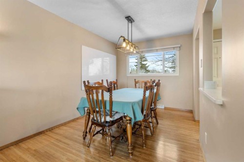 7819 Fairmount Drive Se, Calgary, AB - Indoor Photo Showing Dining Room