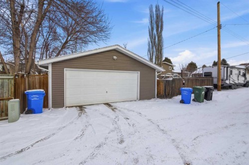 127 Queen Tamara Road Se, Calgary, AB - Outdoor With Exterior