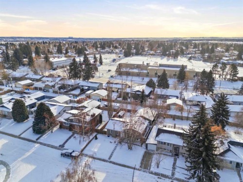 127 Queen Tamara Road Se, Calgary, AB - Outdoor With View