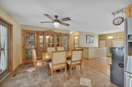 25-41124 Range Road 282, Rural Lacombe County, AB - Indoor Photo Showing Dining Room