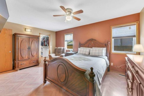 25-41124 Range Road 282, Rural Lacombe County, AB - Indoor Photo Showing Bedroom