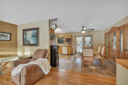 25-41124 Range Road 282, Rural Lacombe County, AB - Indoor Photo Showing Living Room