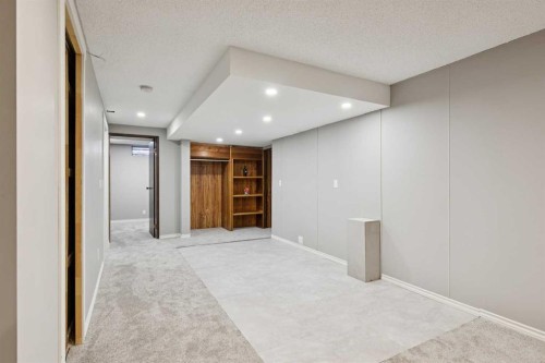 5432 Silverdale Drive Nw, Calgary, AB - Indoor