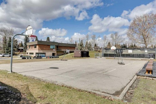 5432 Silverdale Drive Nw, Calgary, AB - Outdoor