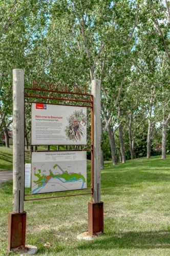 5432 Silverdale Drive Nw, Calgary, AB - Outdoor