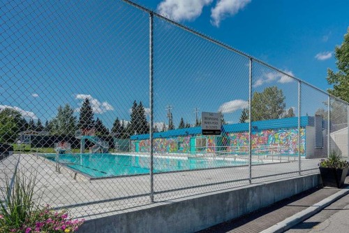 5432 Silverdale Drive Nw, Calgary, AB - Outdoor