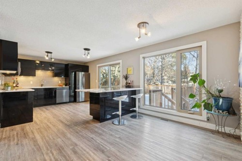 5432 Silverdale Drive Nw, Calgary, AB - Indoor Photo Showing Kitchen With Upgraded Kitchen