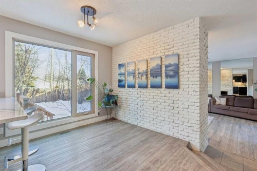 5432 Silverdale Drive Nw, Calgary, AB - Indoor