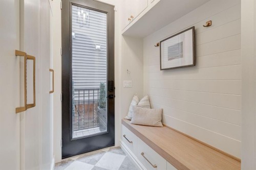 2810 26 St, Calgary, AB - Indoor Photo Showing Other Room