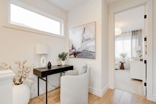 2810 26 St, Calgary, AB - Indoor Photo Showing Other Room