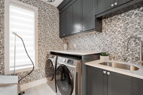 2810 26 St, Calgary, AB - Indoor Photo Showing Laundry Room