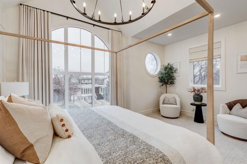 2810 26 St, Calgary, AB - Indoor Photo Showing Other Room