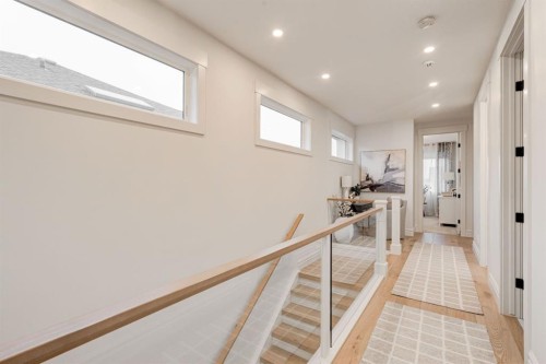 2810 26 St, Calgary, AB - Indoor Photo Showing Other Room