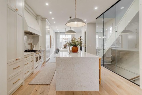 2810 26 St, Calgary, AB - Indoor