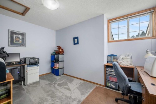 147 Somervale Park Sw, Calgary, AB - Indoor Photo Showing Office