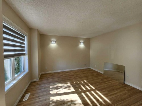 86 Harvest Rose Circle Ne, Calgary, AB - Indoor Photo Showing Other Room