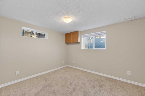 920 42 Street Sw, Calgary, AB - Indoor Photo Showing Other Room