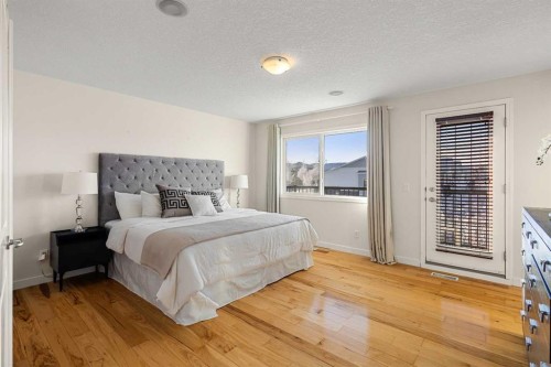 511 Cresthaven Place Sw, Calgary, AB - Indoor Photo Showing Bedroom