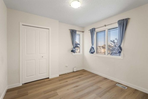 511 Cresthaven Place Sw, Calgary, AB - Indoor Photo Showing Other Room