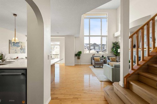 511 Cresthaven Place Sw, Calgary, AB - Indoor Photo Showing Other Room