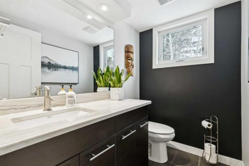 169 Braniff Crescent Sw, Calgary, AB - Indoor Photo Showing Bathroom