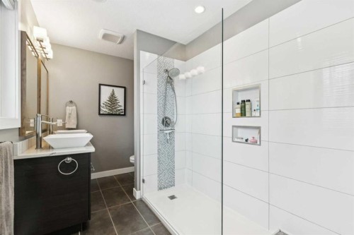 169 Braniff Crescent Sw, Calgary, AB - Indoor Photo Showing Bathroom