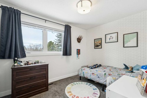 169 Braniff Crescent Sw, Calgary, AB - Indoor Photo Showing Bedroom