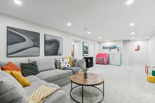 169 Braniff Crescent Sw, Calgary, AB - Indoor Photo Showing Living Room