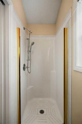 154 Bridlecreek Park Sw, Calgary, AB - Indoor Photo Showing Bathroom