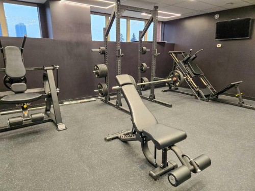 1213-1053 10 Street Sw, Calgary, AB - Indoor Photo Showing Gym Room