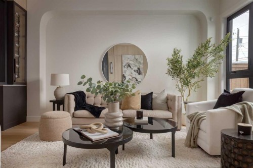 637 51 Avenue Sw, Calgary, AB - Indoor Photo Showing Living Room