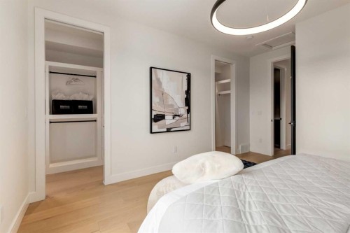 637 51 Avenue Sw, Calgary, AB - Indoor Photo Showing Bedroom