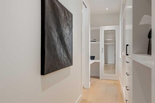 637 51 Avenue Sw, Calgary, AB - Indoor Photo Showing Other Room