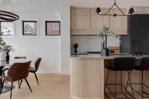 637 51 Avenue Sw, Calgary, AB - Indoor Photo Showing Dining Room