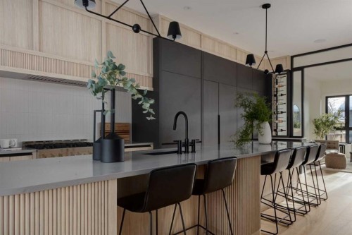 637 51 Avenue Sw, Calgary, AB - Indoor Photo Showing Kitchen With Upgraded Kitchen