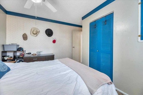 128 Thornburn Road, Strathmore, AB - Indoor Photo Showing Bedroom