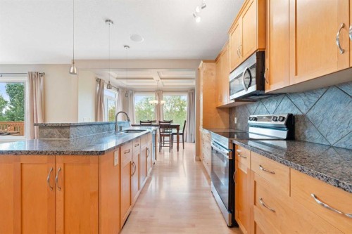 155 Autumn Close Se, Calgary, AB - Indoor Photo Showing Kitchen