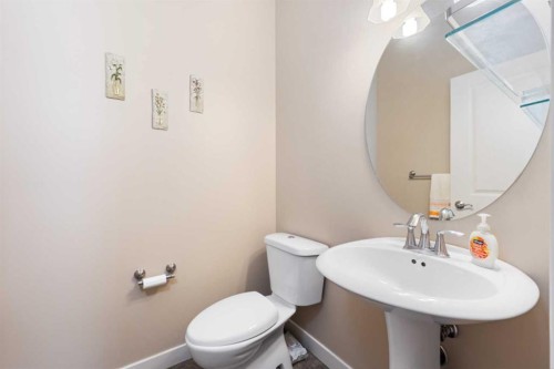 155 Autumn Close Se, Calgary, AB - Indoor Photo Showing Bathroom