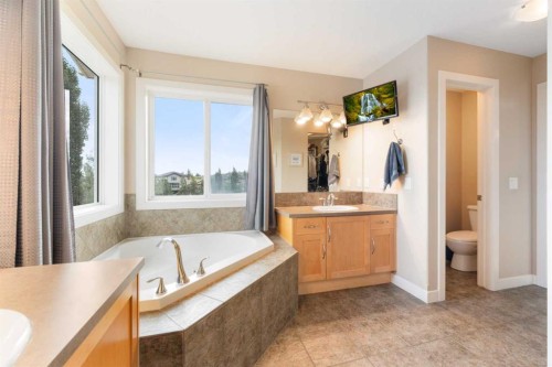 155 Autumn Close Se, Calgary, AB - Indoor Photo Showing Bathroom