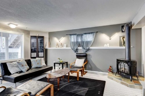 1121 Sierra Morena Court Sw, Calgary, AB - Indoor Photo Showing Living Room