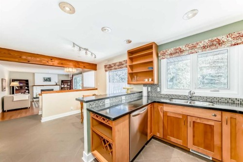 4803 Montana Drive Nw, Calgary, AB - Indoor Photo Showing Kitchen With Double Sink