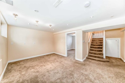 4803 Montana Drive Nw, Calgary, AB - Indoor Photo Showing Other Room