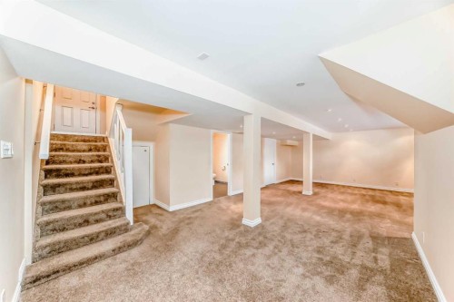 4803 Montana Drive Nw, Calgary, AB - Indoor Photo Showing Other Room